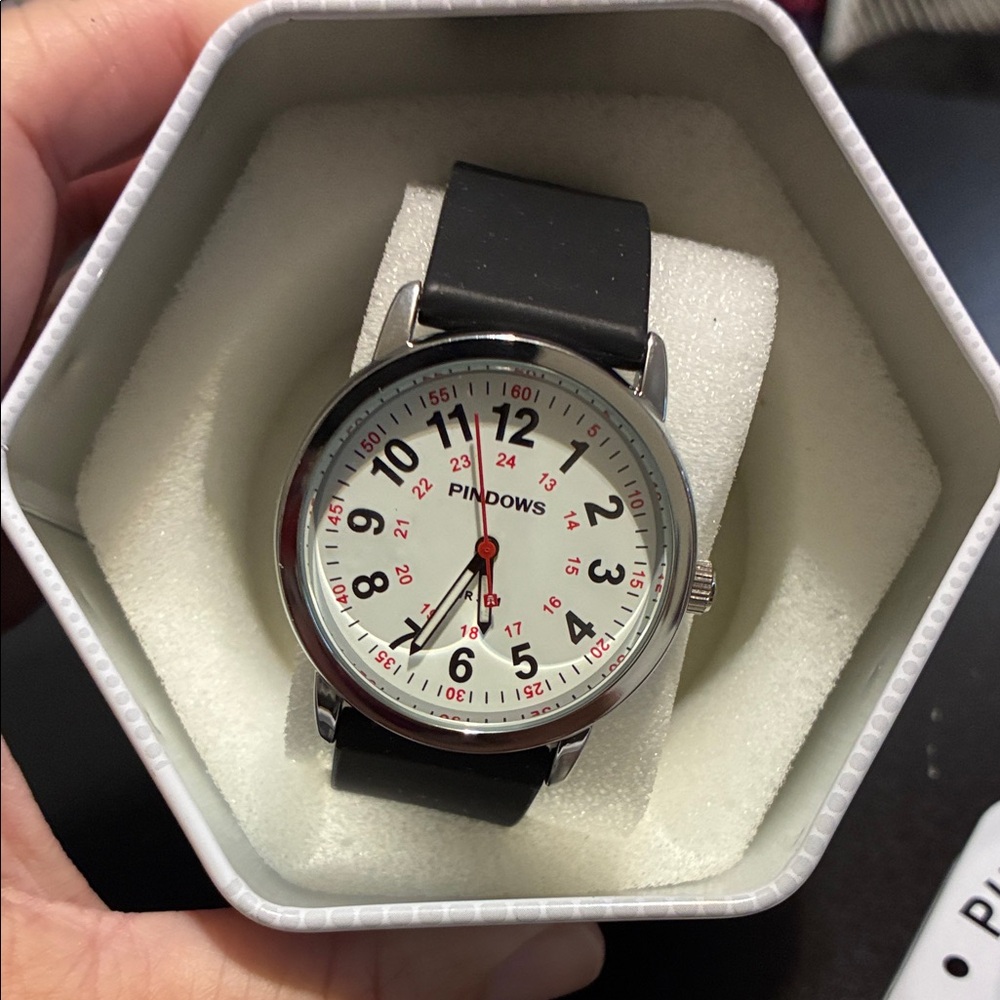 Pindows Women Nurse Watch - Picture 5 of 6